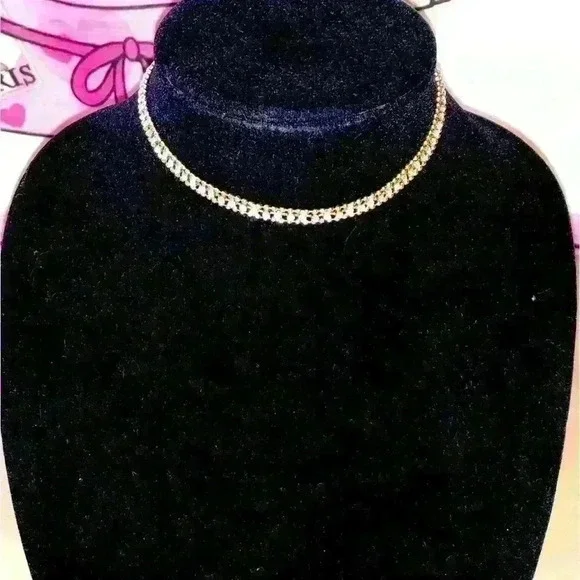 GOLD TONE SHINY CHOKER NECKLACE - Picture 1 of 4